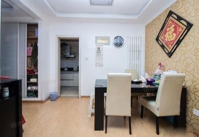 保利大明湖精装房源，环境优雅，急租家庭优选